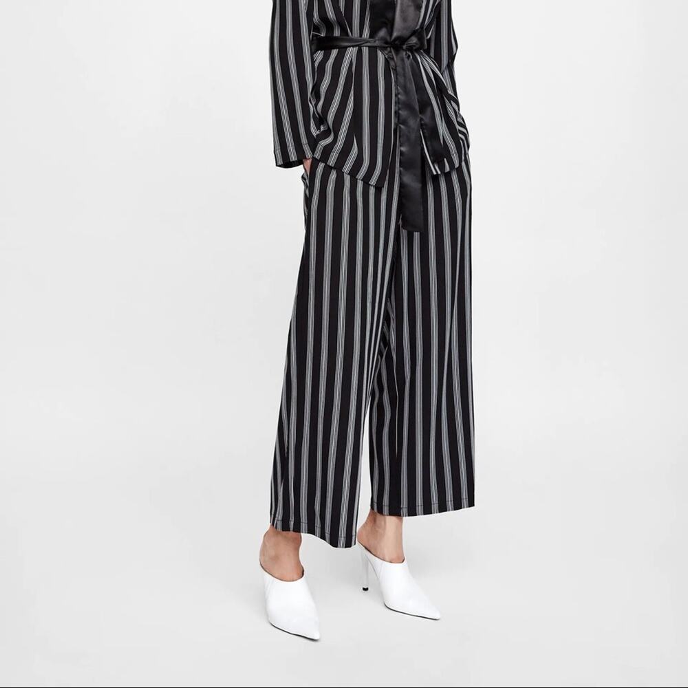 Zara Striped Elastic Ruffle Waist Pant Size Medium